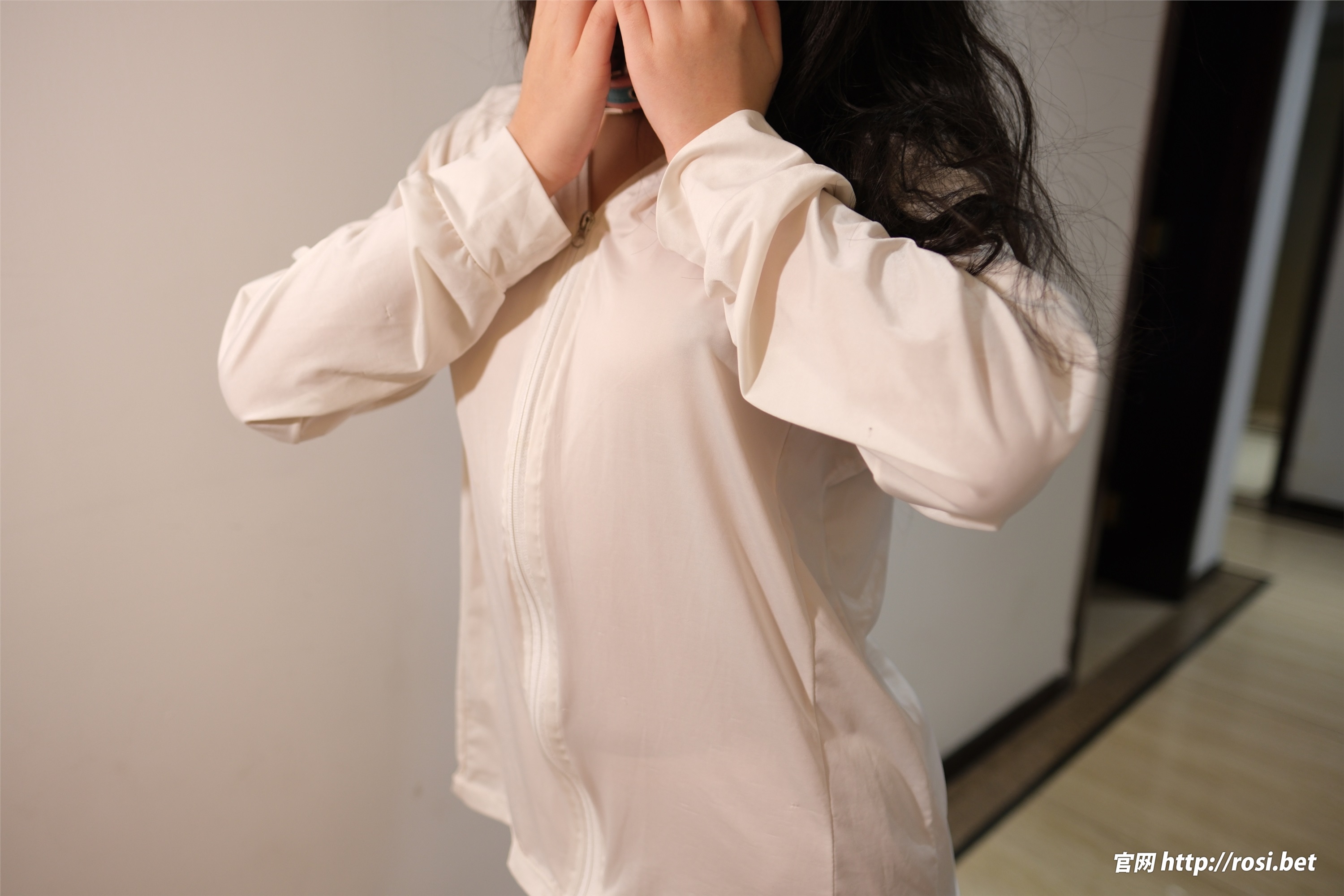 ROSI写真 2025.11.23 NO.5102